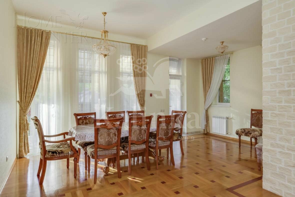 2-этажный коттедж 720 м² с отделкой