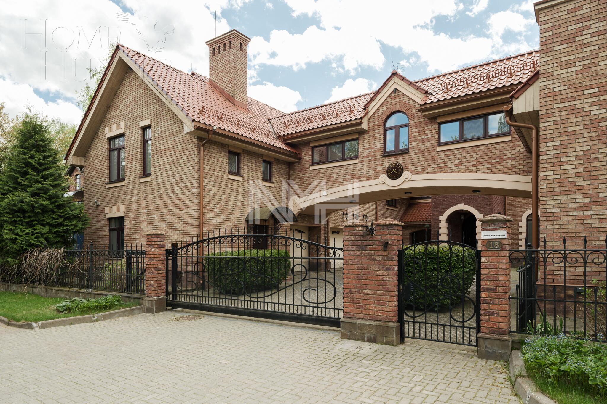 3-этажный коттедж 962 м² с отделкой