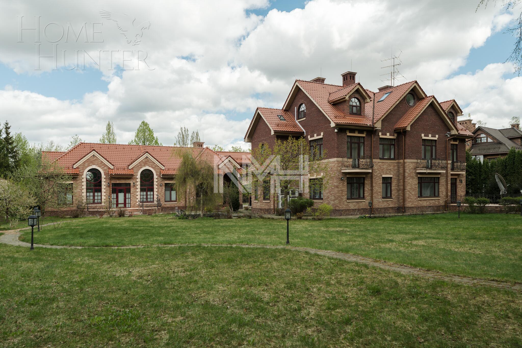 3-этажный коттедж 962 м² с отделкой