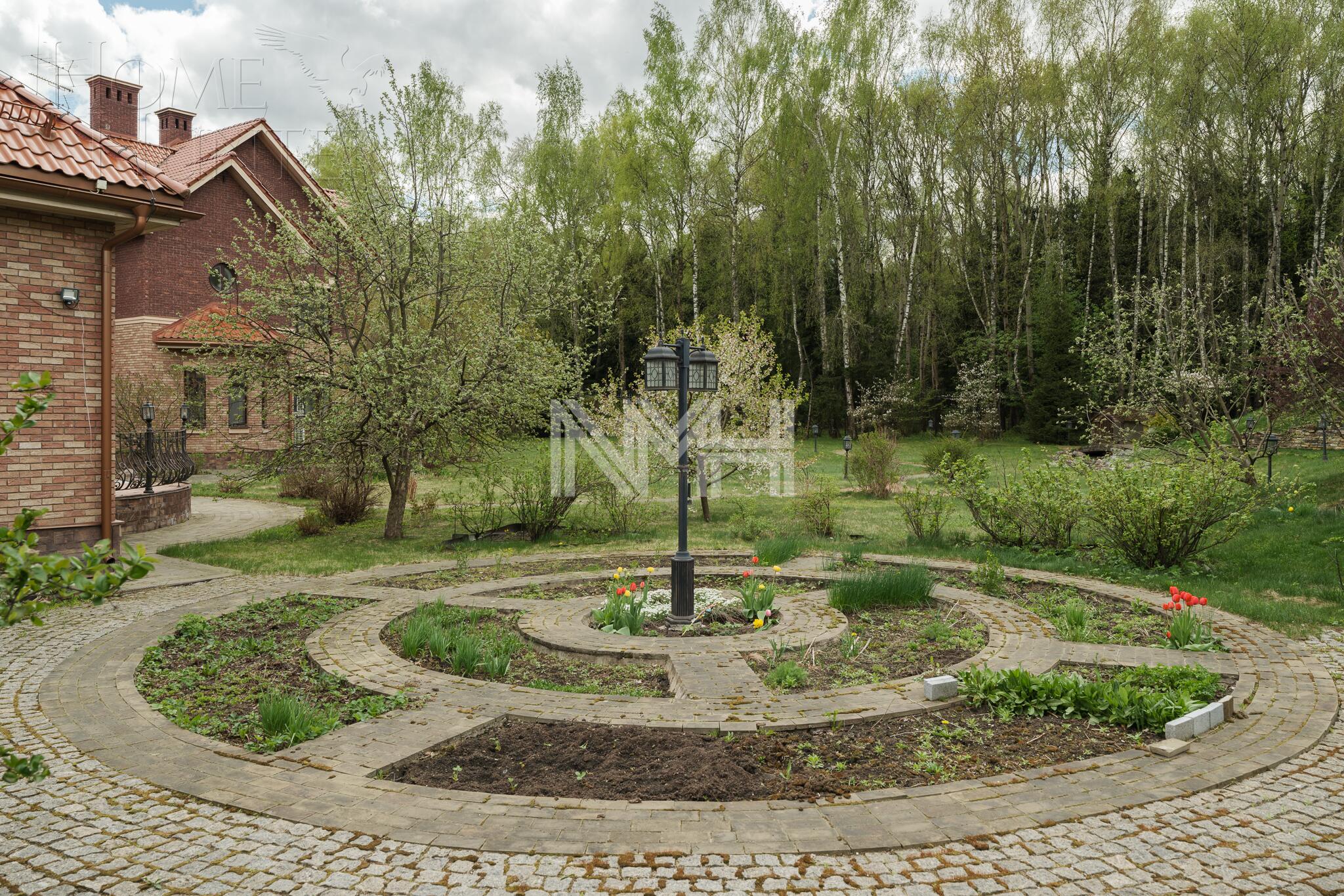 3-этажный коттедж 962 м² с отделкой