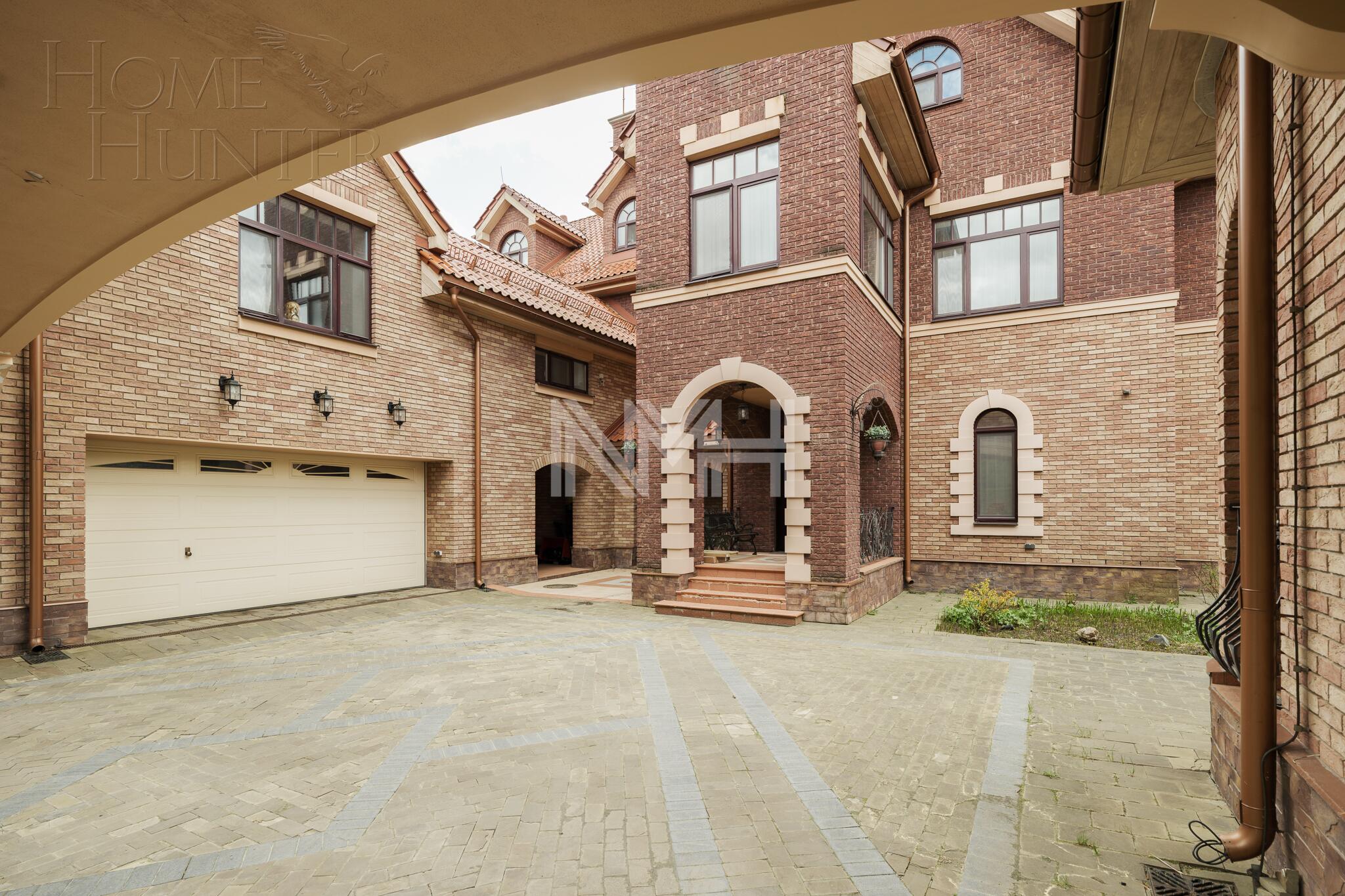 3-этажный коттедж 962 м² с отделкой