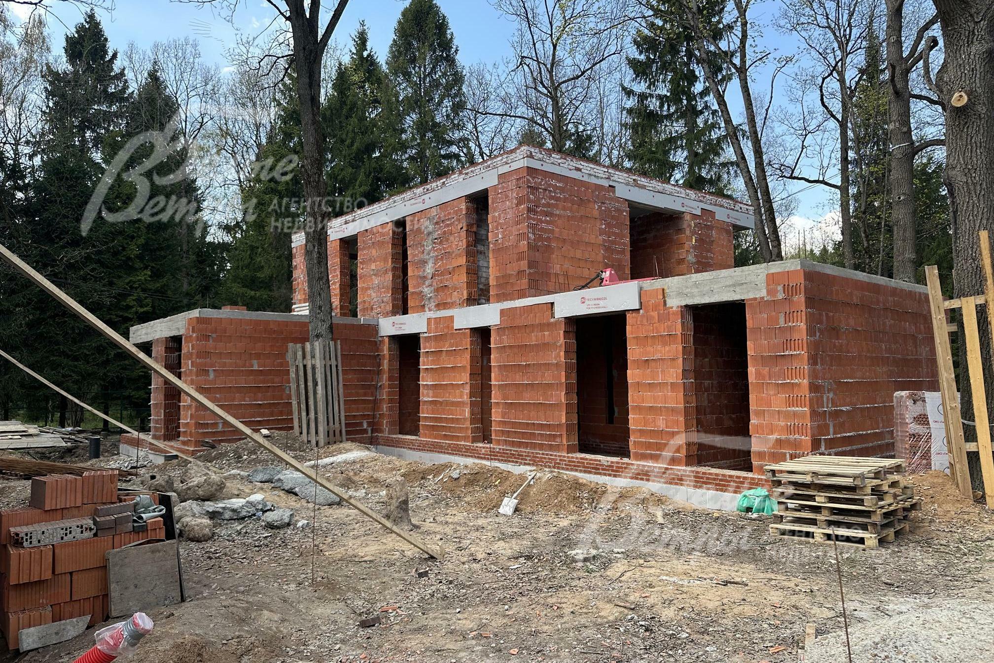 2-этажный коттедж 335 м² с отделкой