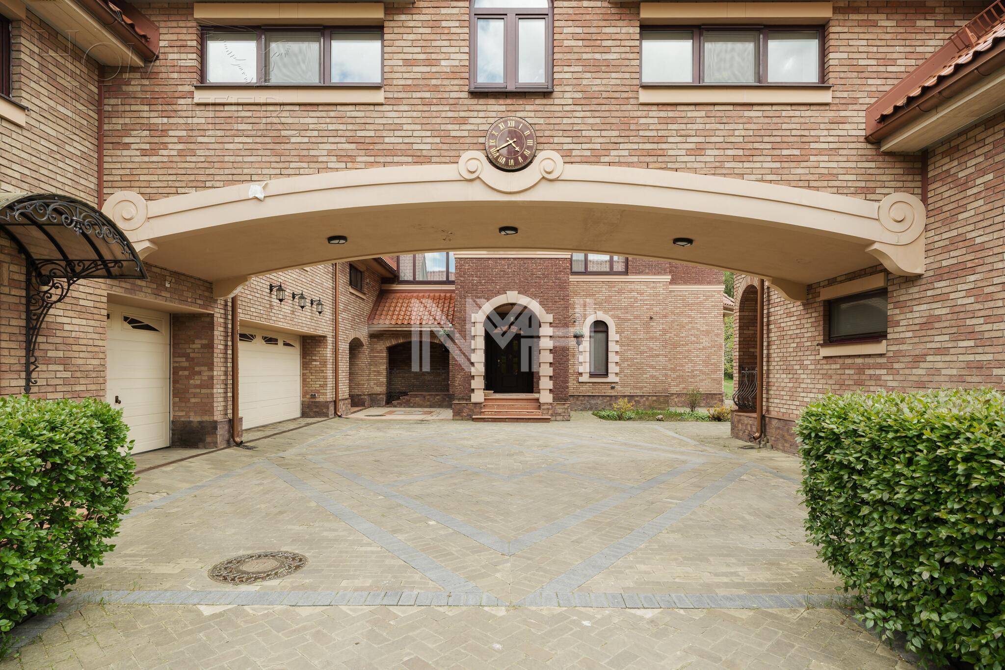 3-этажный коттедж 962 м² с отделкой