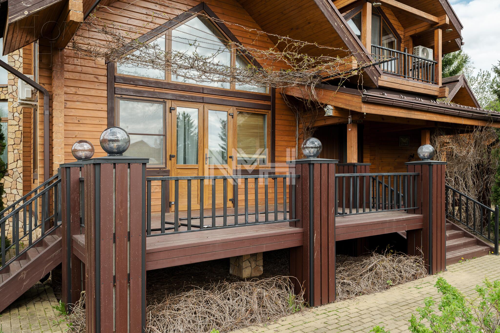 3-этажный коттедж 393 м² с отделкой