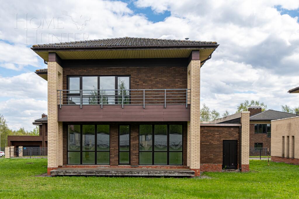 2-этажный коттедж 333.69 м² без отделки