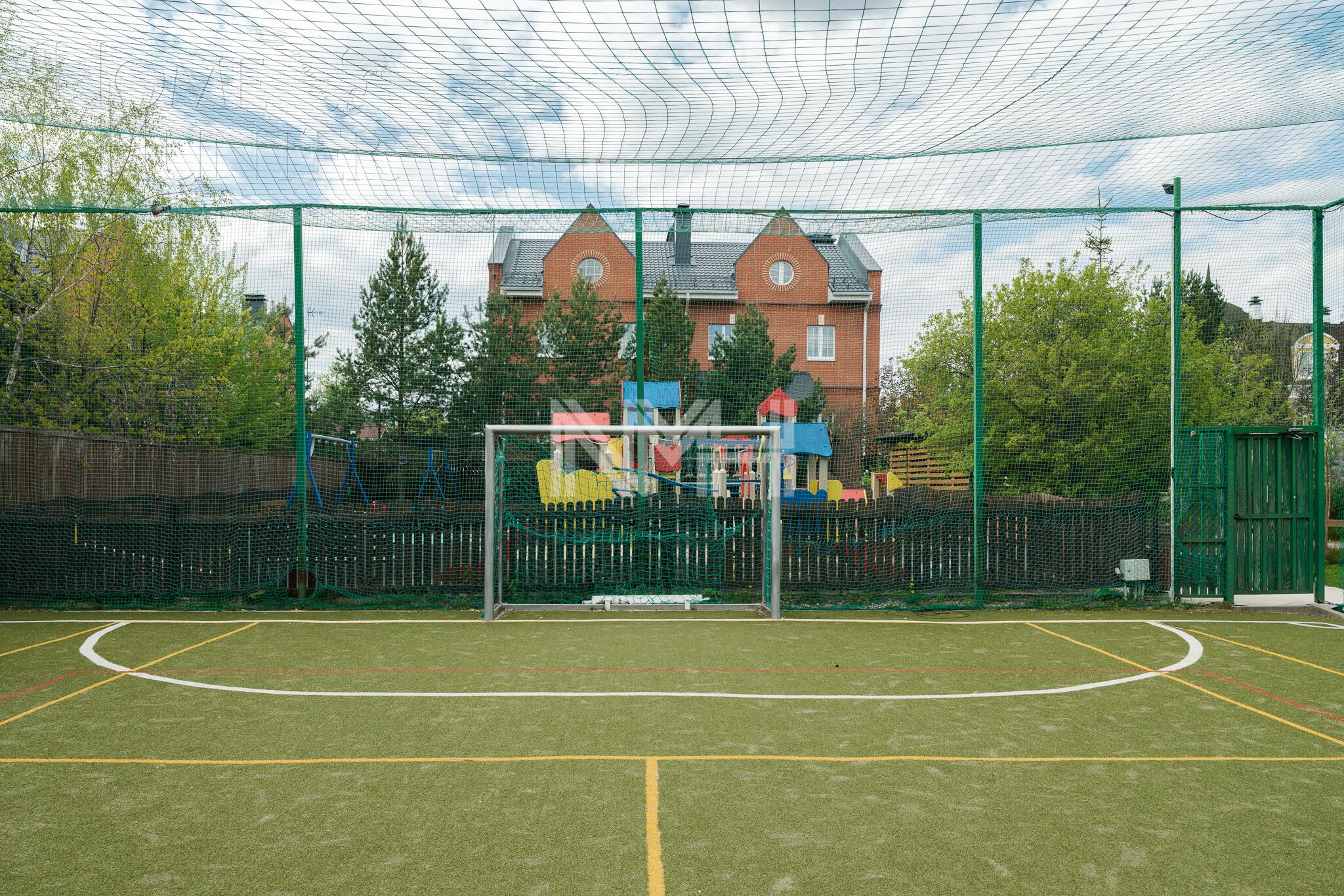 3-этажный коттедж 393 м² с отделкой