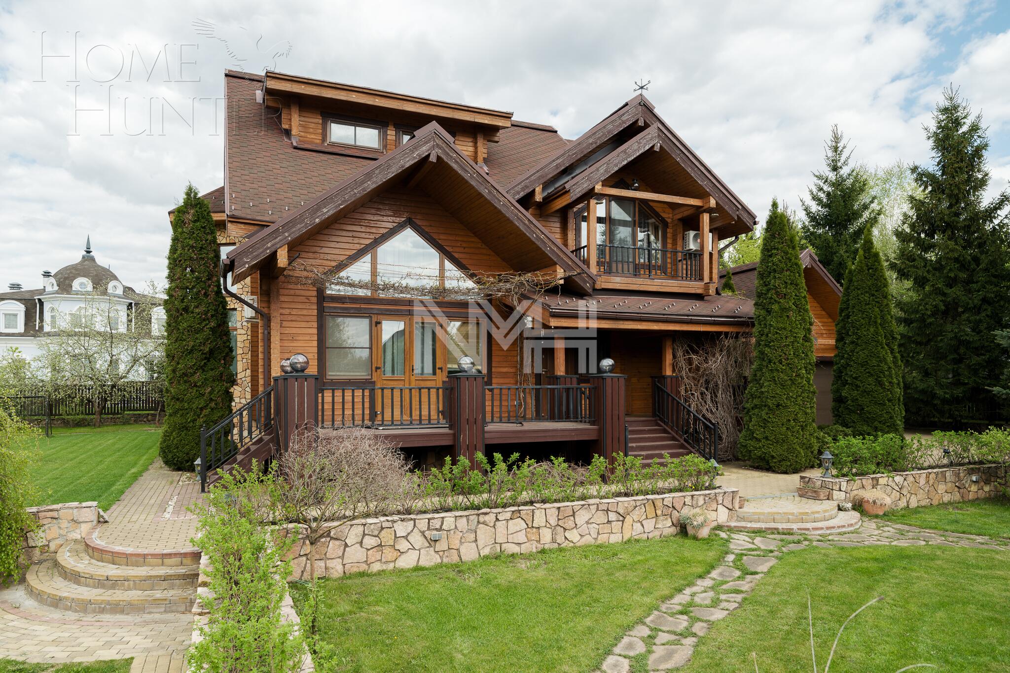 3-этажный коттедж 393 м² с отделкой