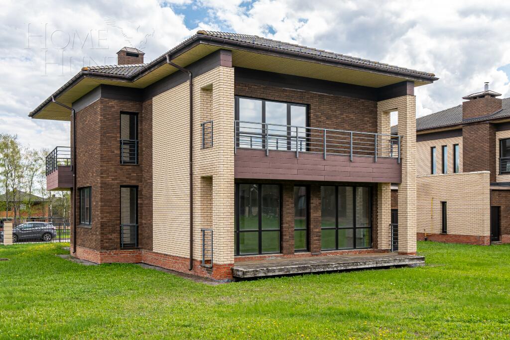 2-этажный коттедж 333.69 м² без отделки