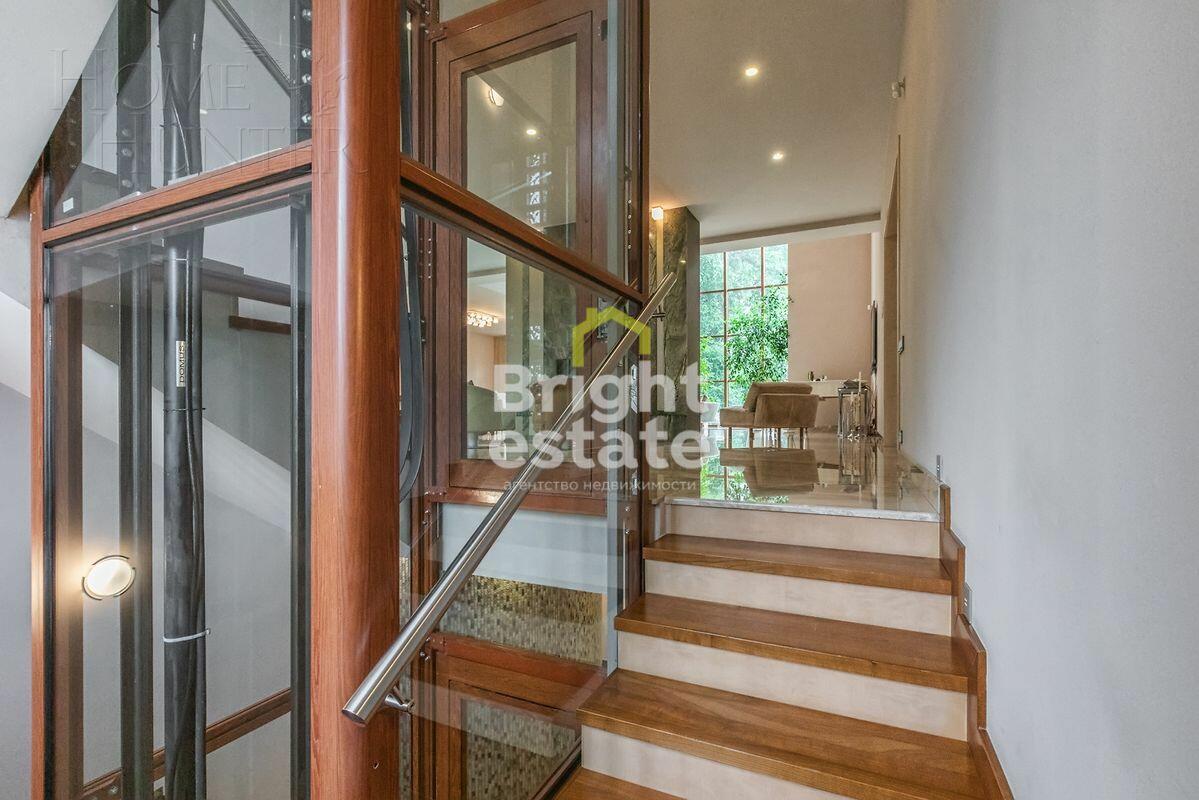 2-этажный коттедж 1 380 м² с отделкой