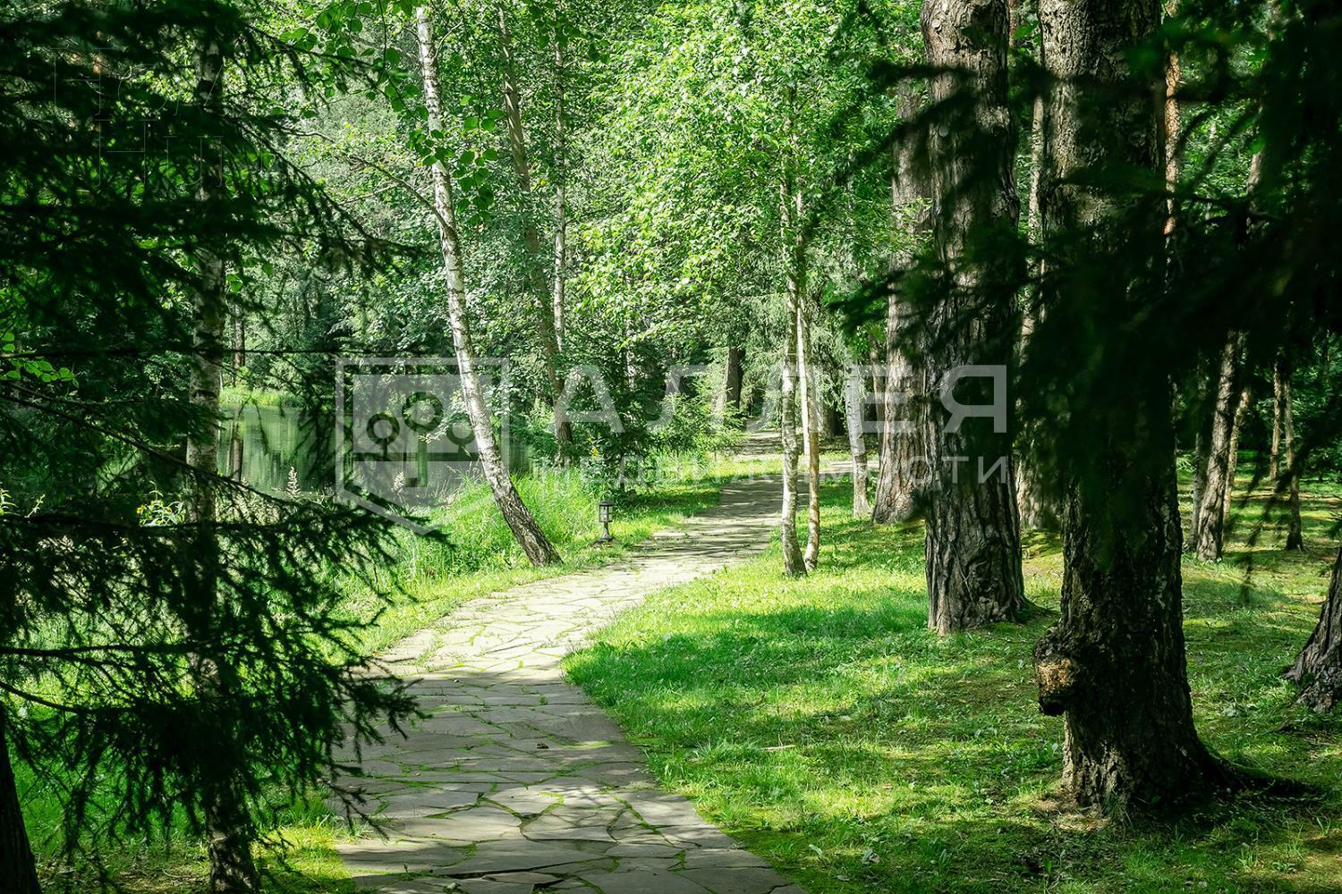 2-этажный коттедж 1 400 м² с отделкой