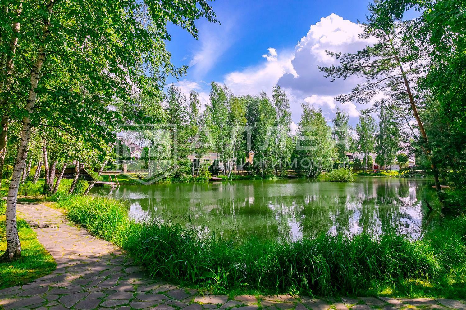 2-этажный коттедж 1 400 м² с отделкой