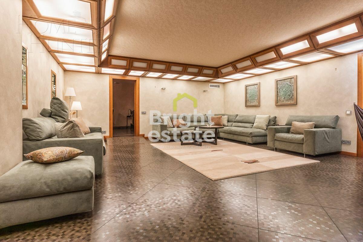 2-этажный коттедж 1 380 м² с отделкой