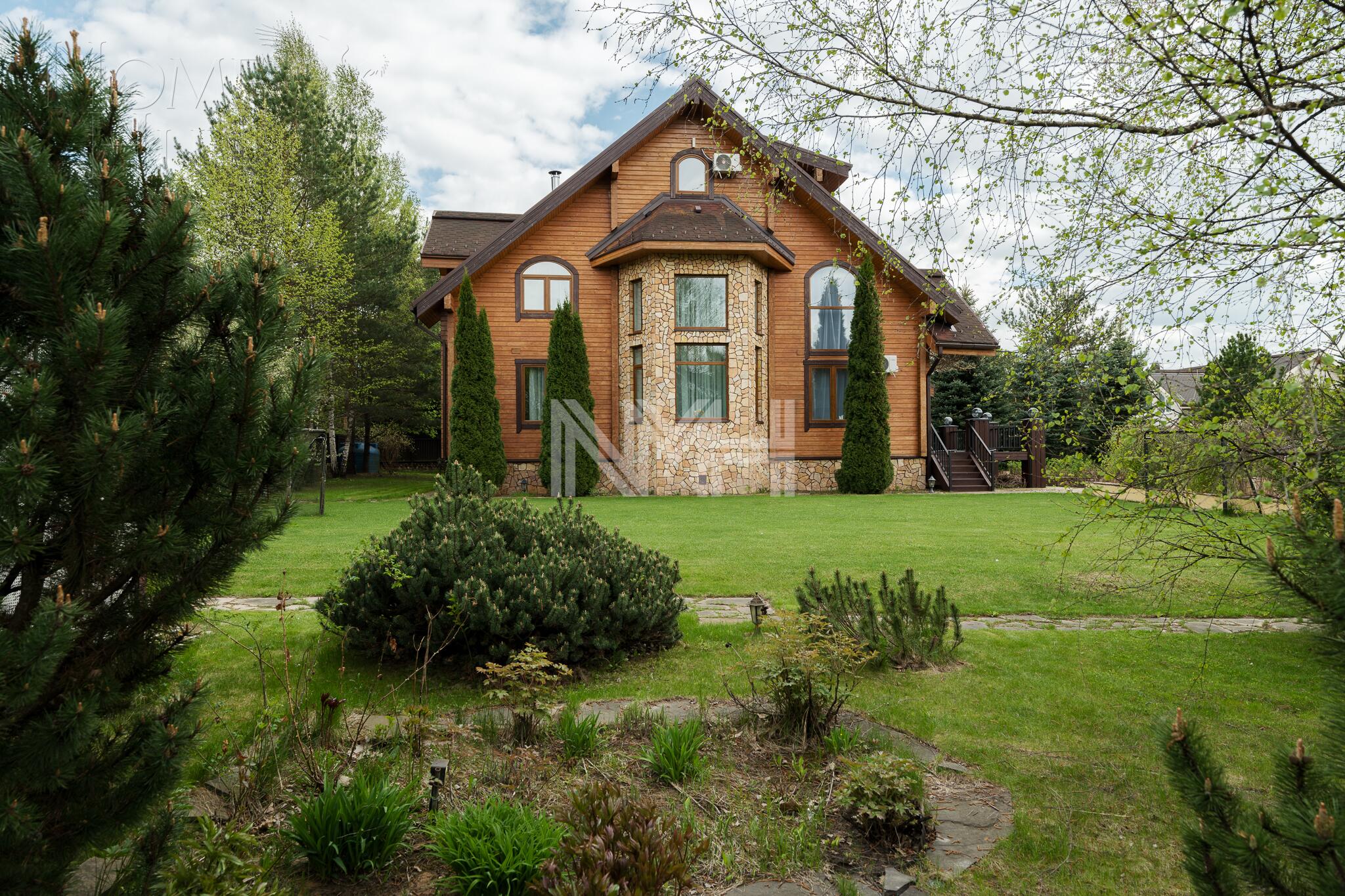 3-этажный коттедж 393 м² с отделкой