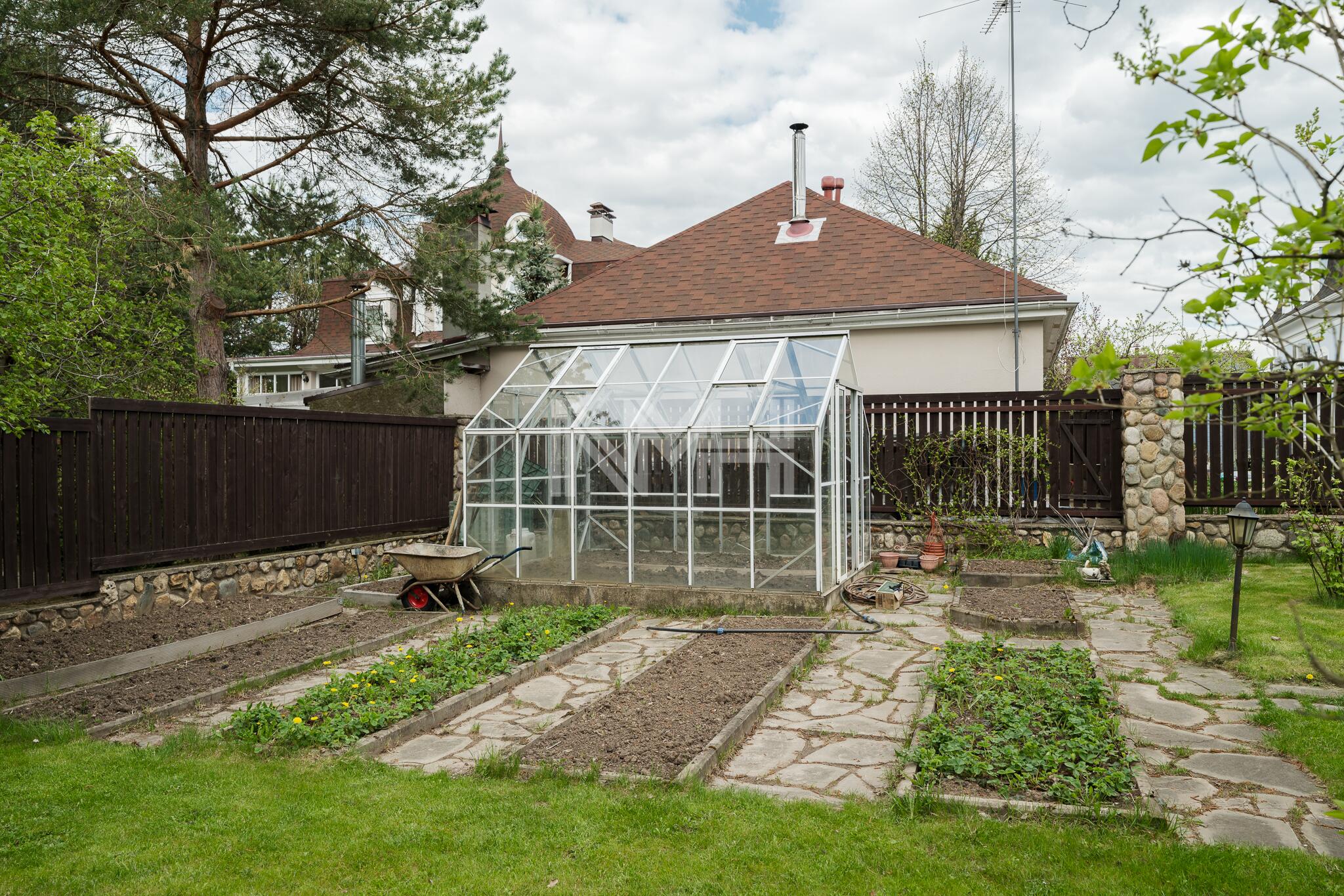 3-этажный коттедж 393 м² с отделкой