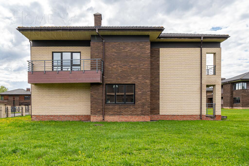 2-этажный коттедж 333.69 м² без отделки