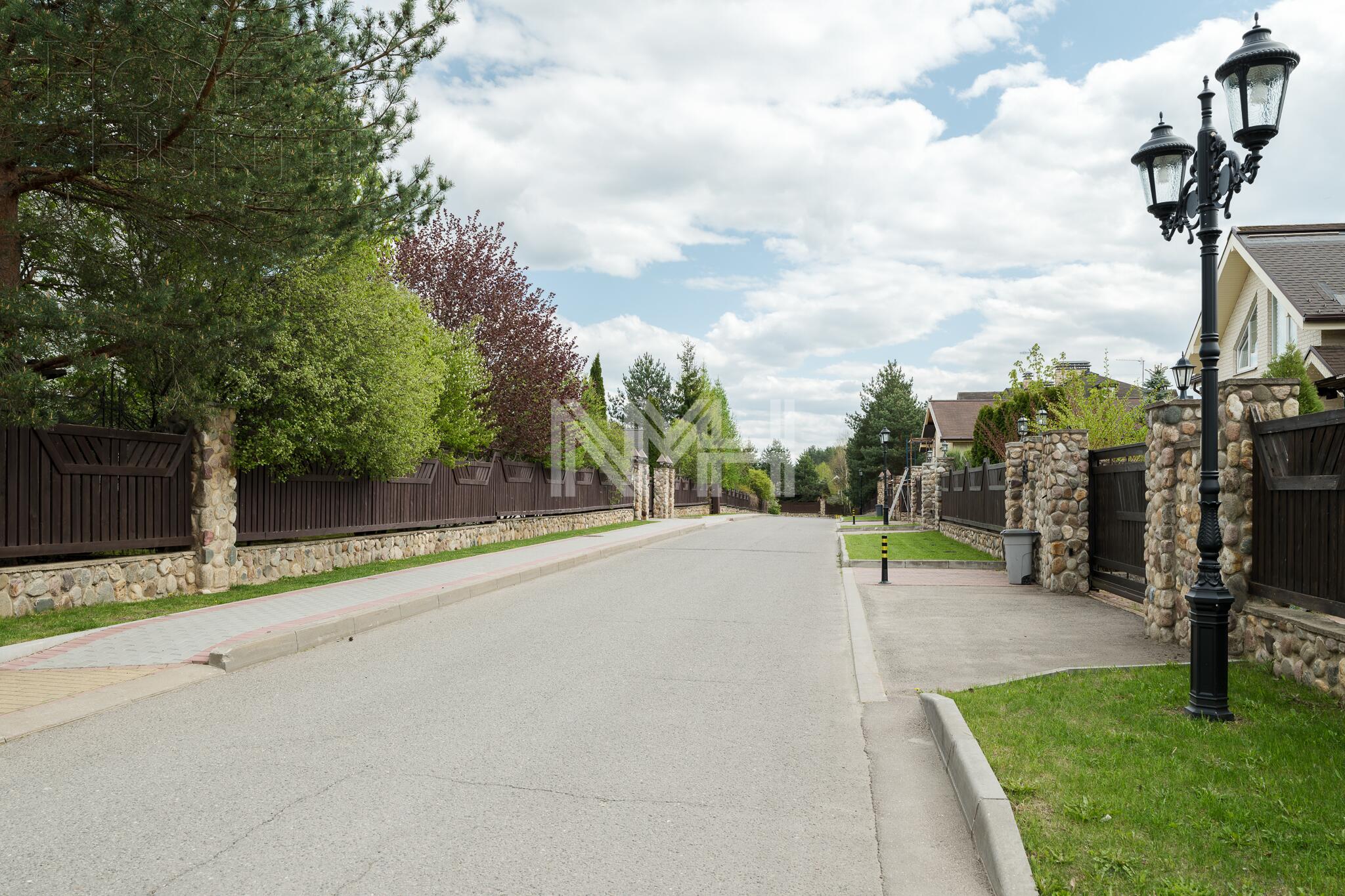 3-этажный коттедж 393 м² с отделкой