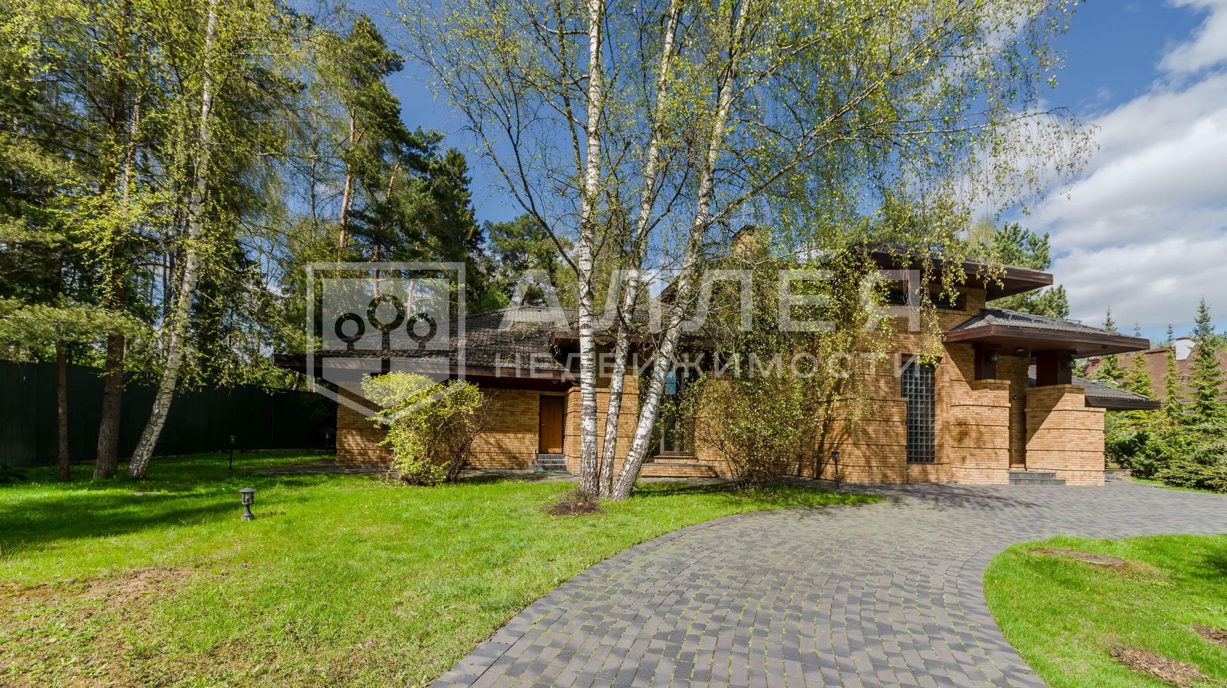 2-этажный коттедж 1 400 м² с отделкой