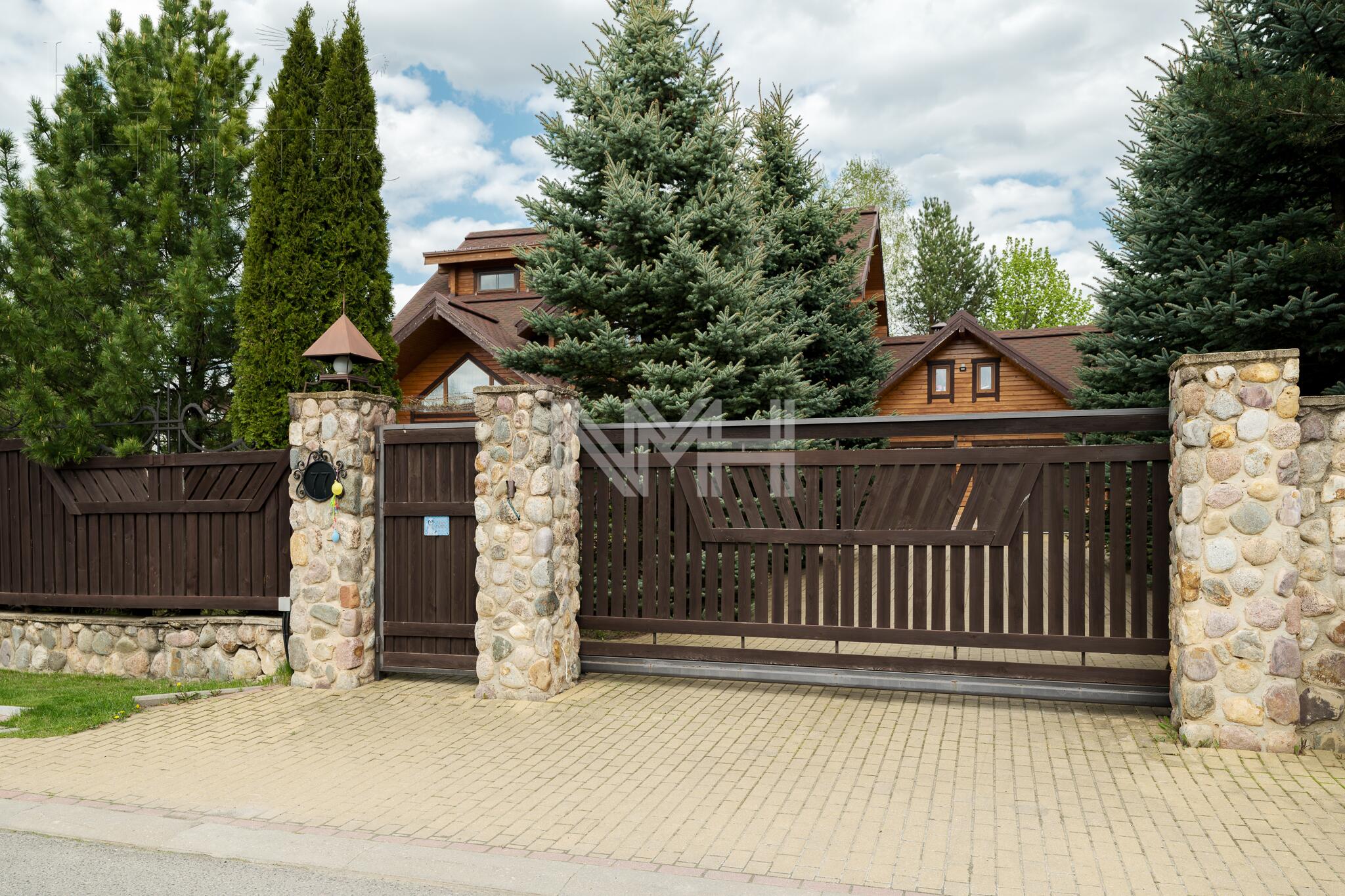 3-этажный коттедж 393 м² с отделкой