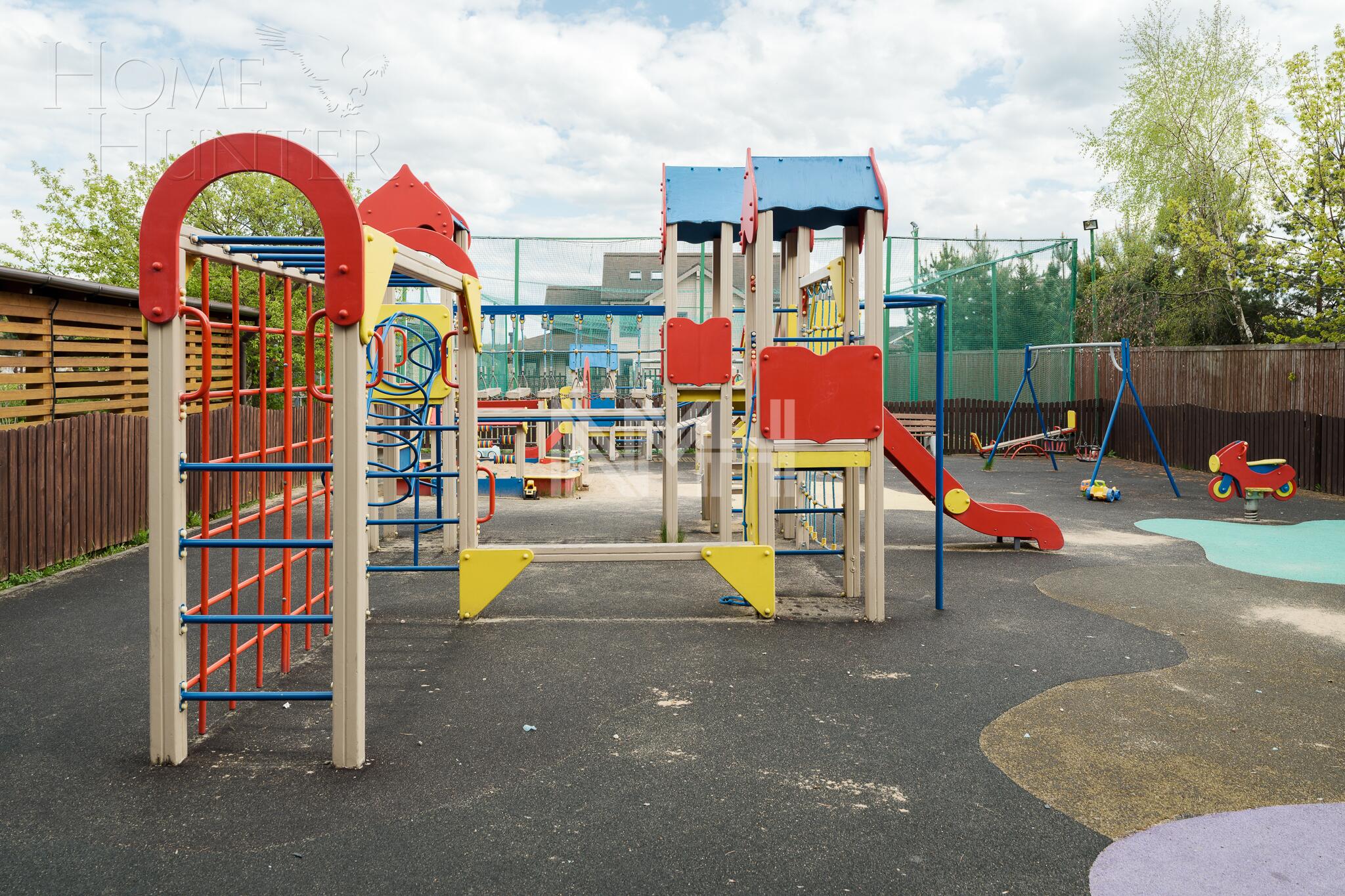 3-этажный коттедж 393 м² с отделкой