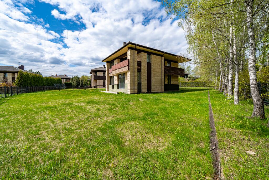 2-этажный коттедж 327 м² без отделки