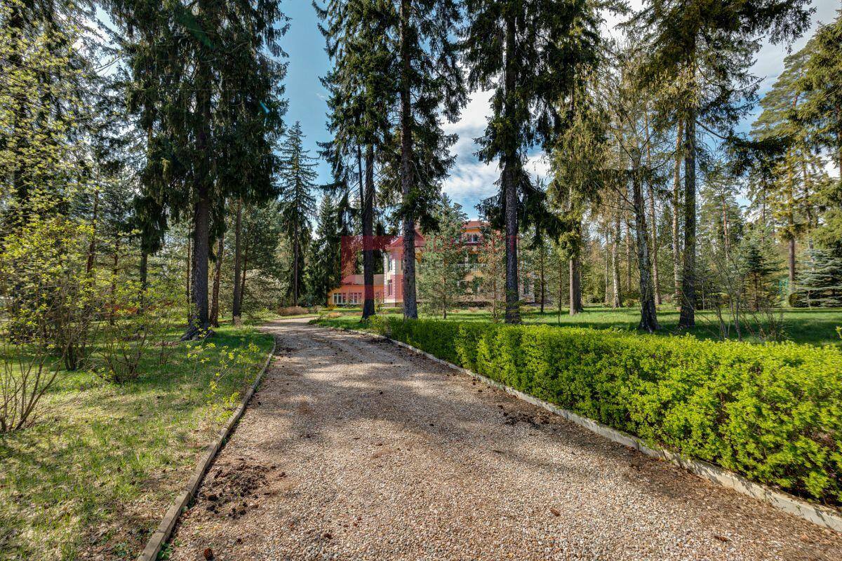 2-этажный коттедж 1 138 м² с отделкой