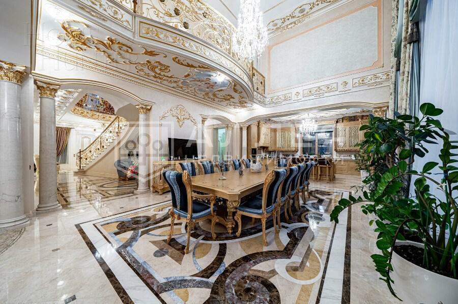 2-этажный коттедж 1 500 м² с отделкой