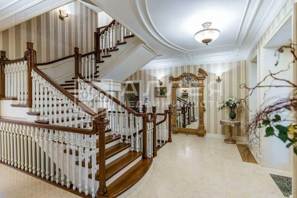 2-этажный коттедж 1 624 м² с отделкой