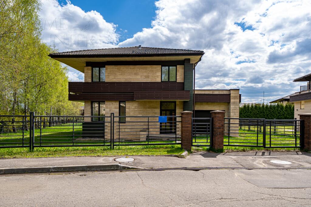 2-этажный коттедж 327 м² без отделки