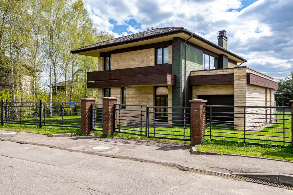 2-этажный коттедж 327 м² без отделки