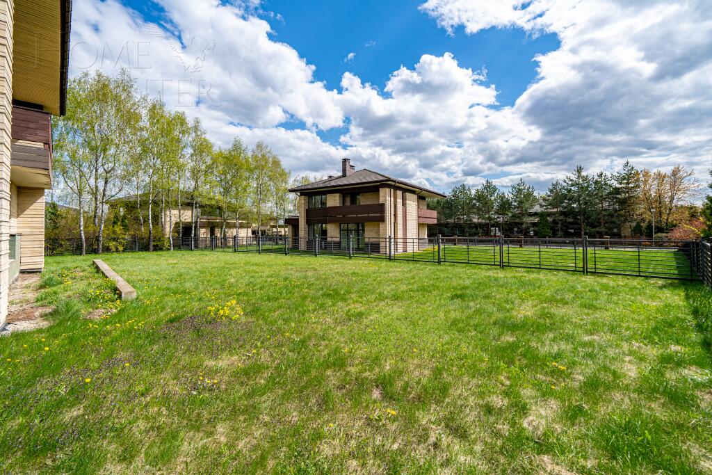 2-этажный коттедж 327 м² без отделки