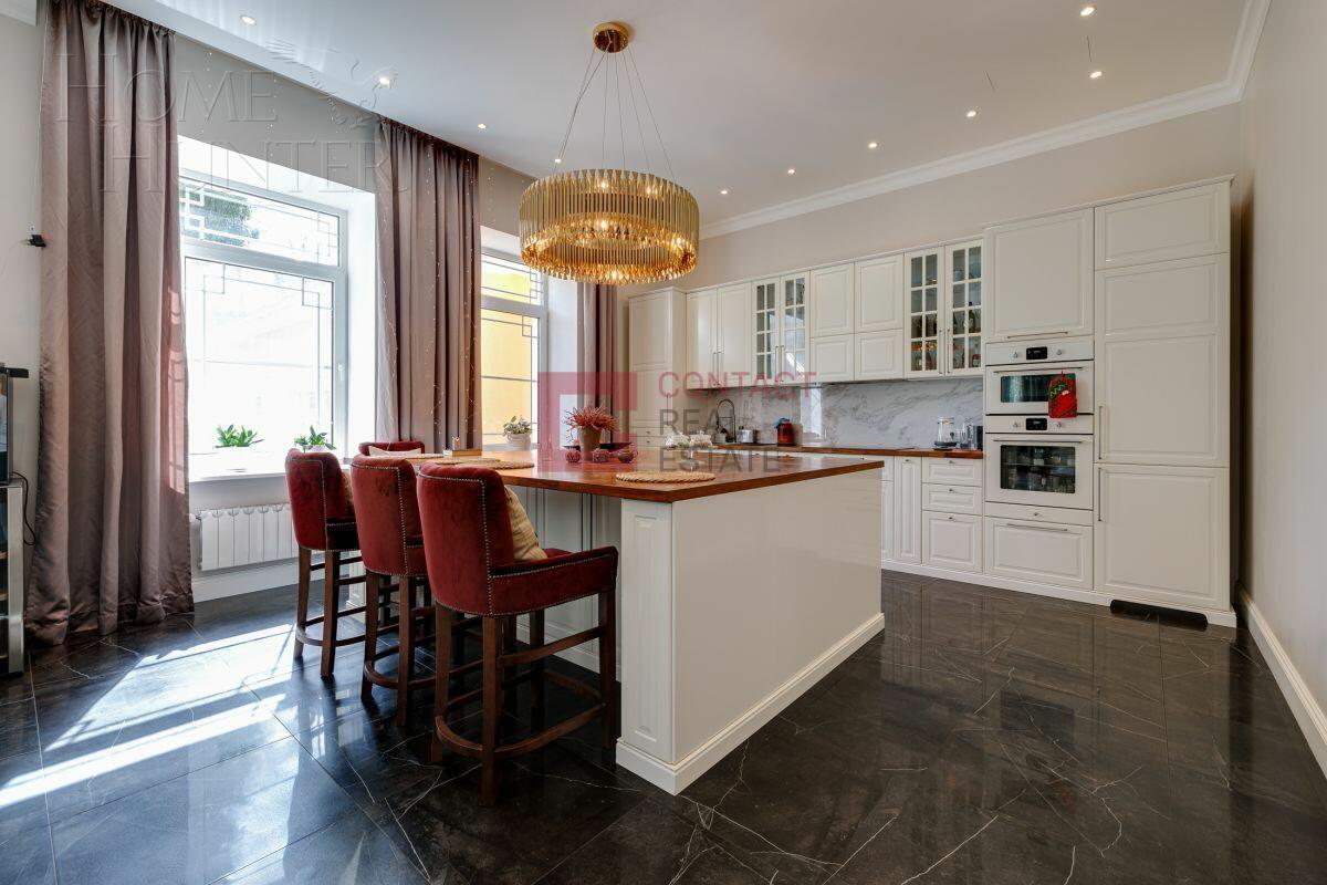 2-этажный коттедж 1 138 м² с отделкой