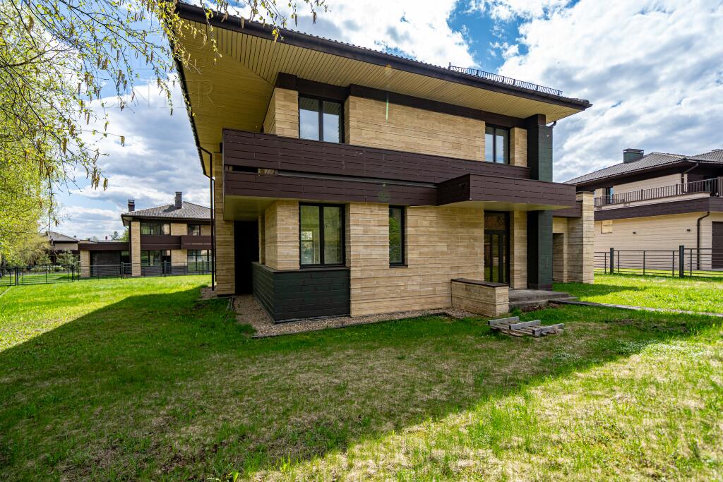 2-этажный коттедж 327 м² без отделки