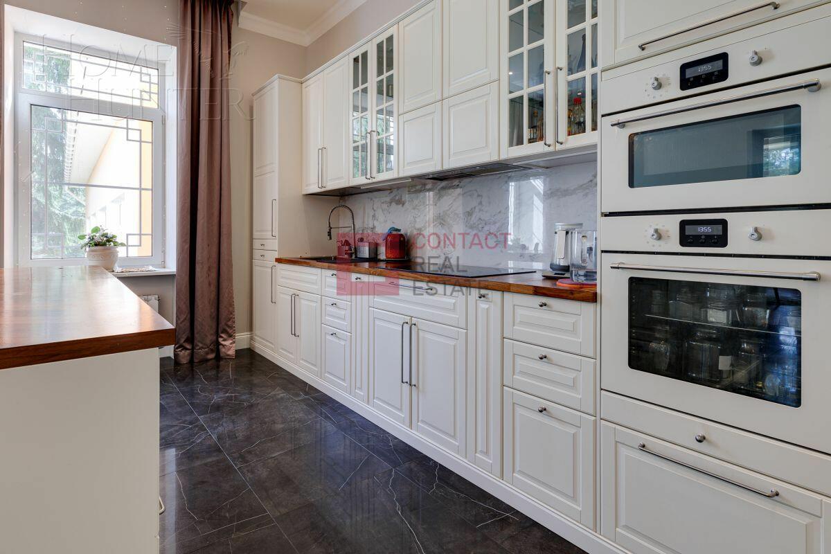 2-этажный коттедж 1 138 м² с отделкой