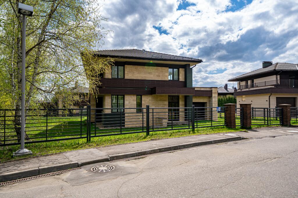 2-этажный коттедж 327 м² без отделки