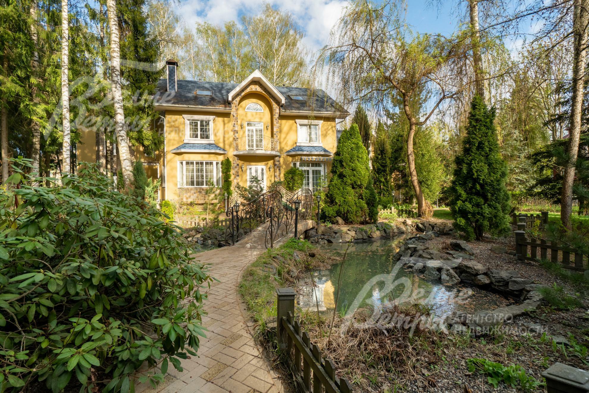 2-этажный коттедж 551.5 м² с отделкой