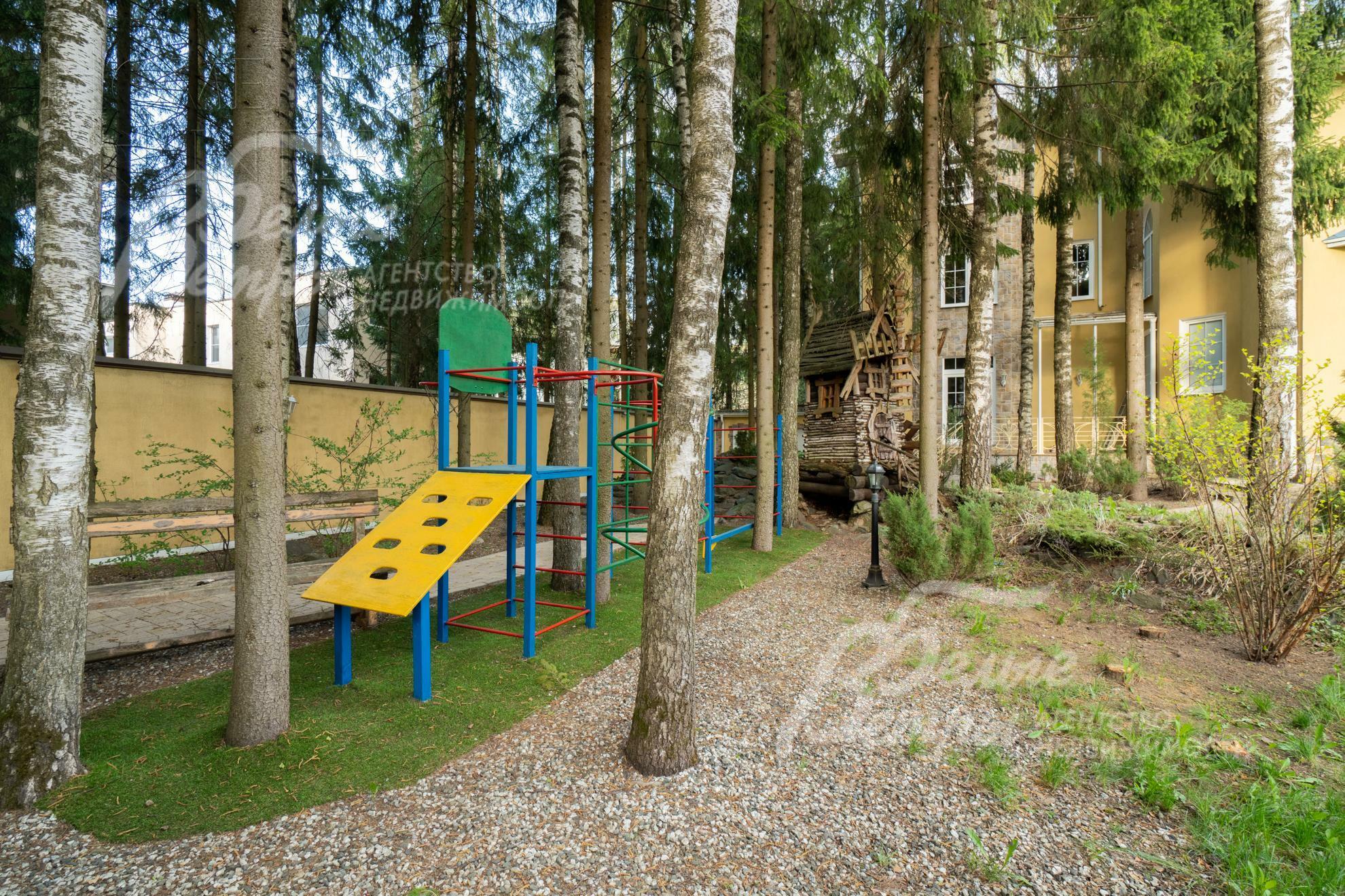 2-этажный коттедж 551.5 м² с отделкой