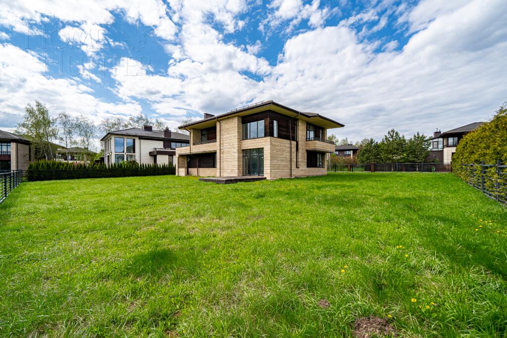 2-этажный коттедж 359 м² без отделки