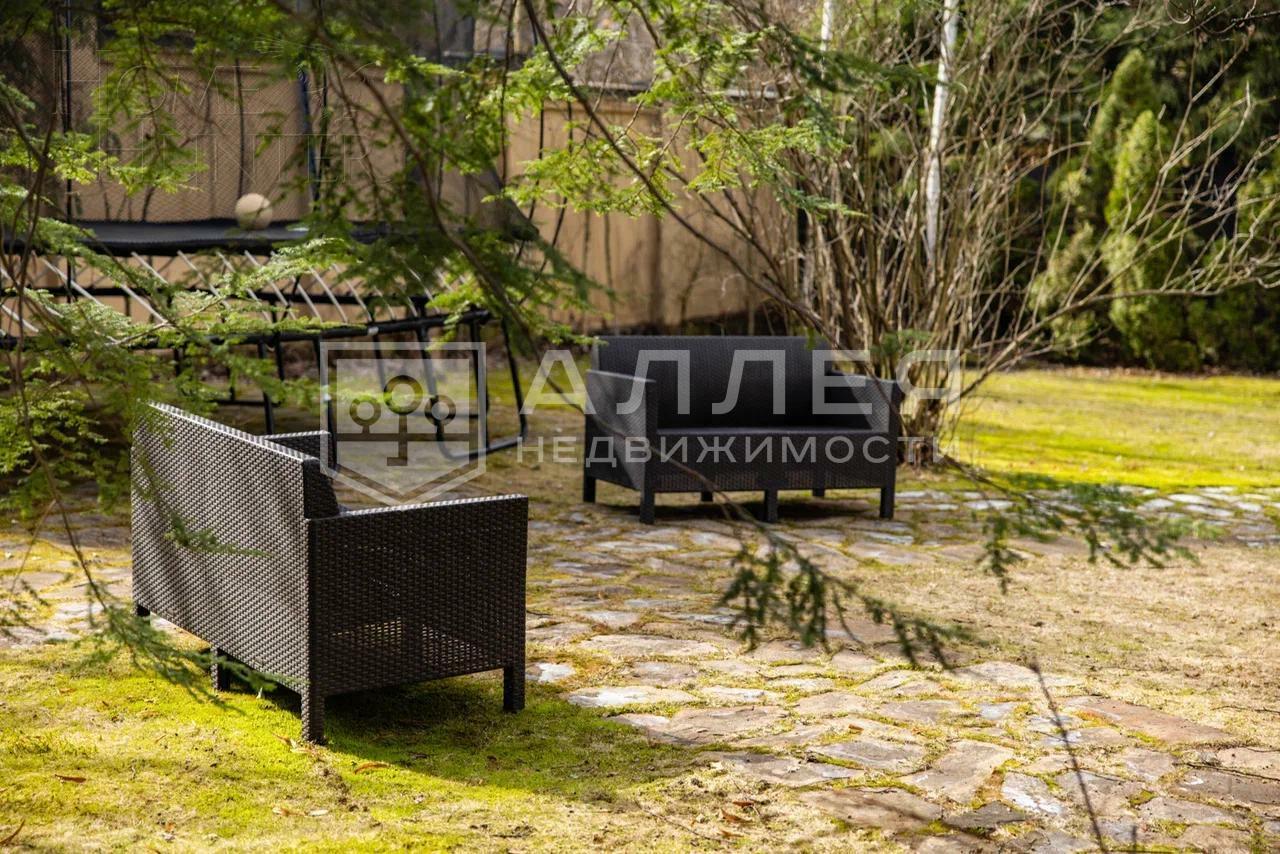 2-этажный коттедж 325 м² с отделкой