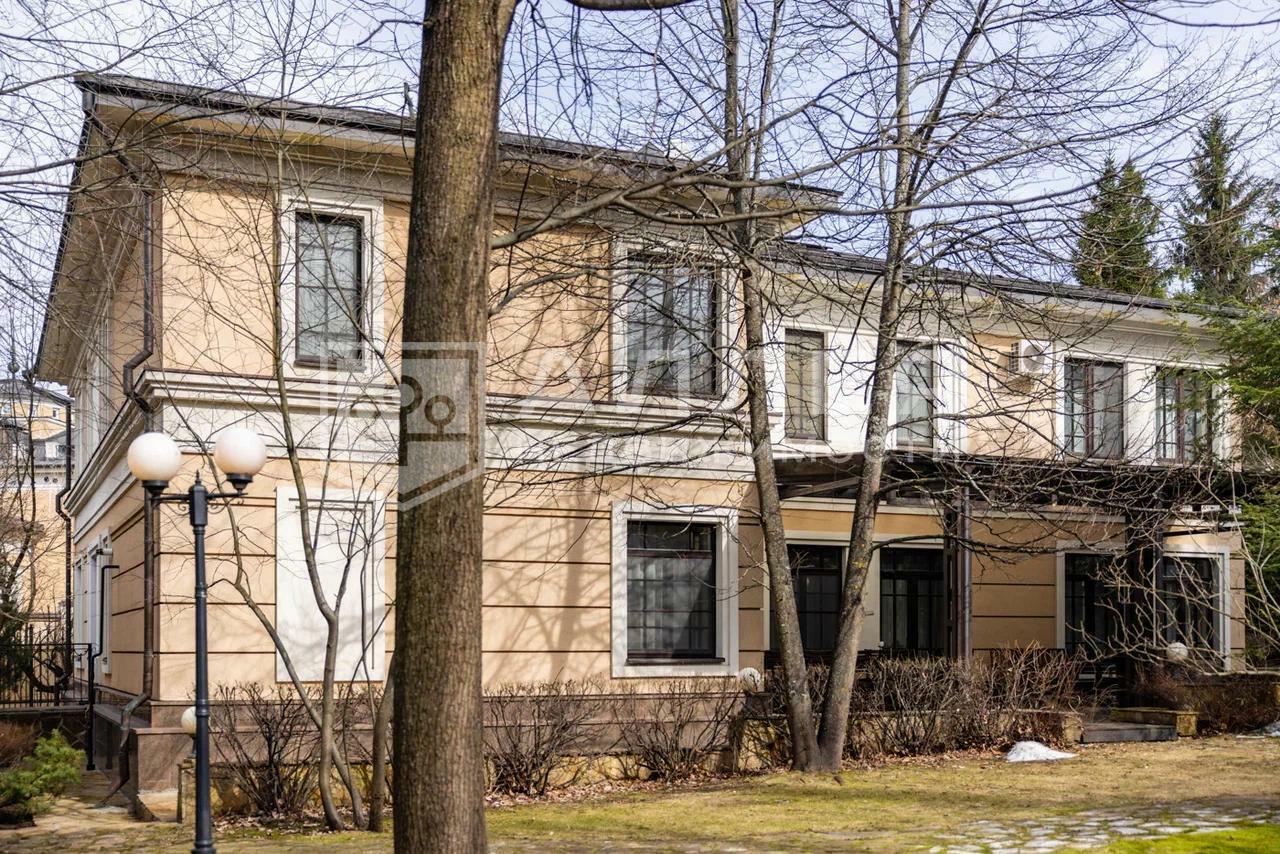 2-этажный коттедж 325 м² с отделкой