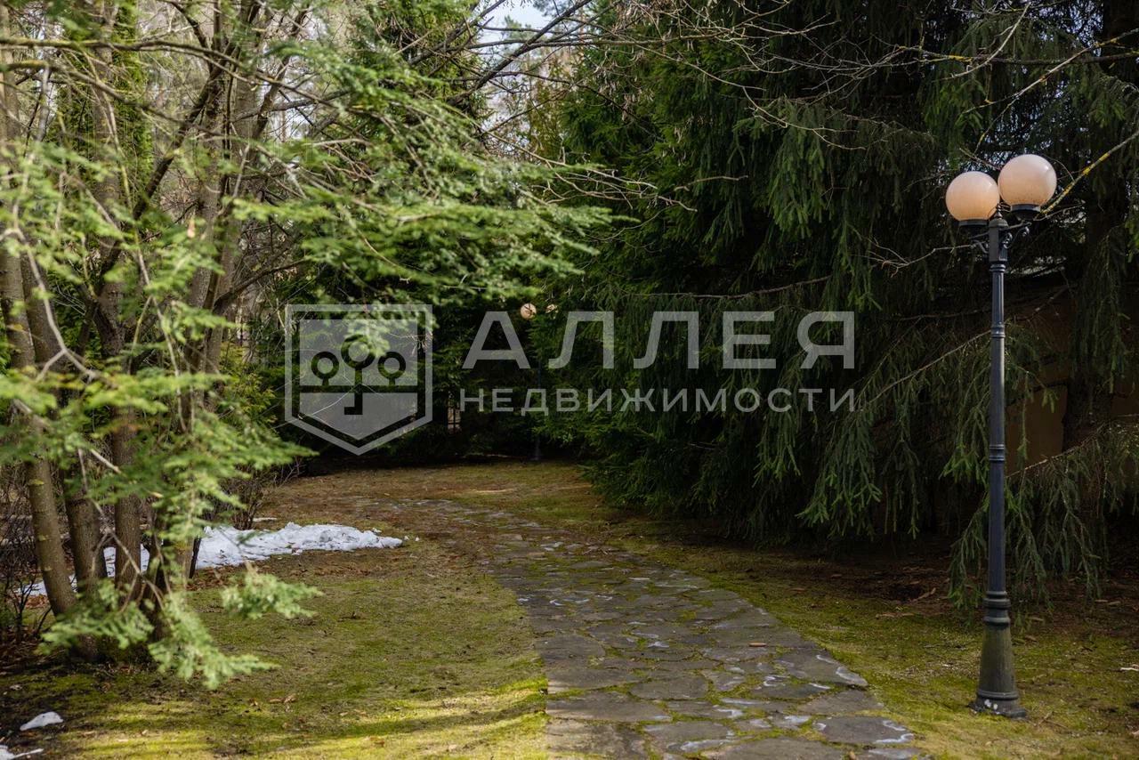 2-этажный коттедж 325 м² с отделкой