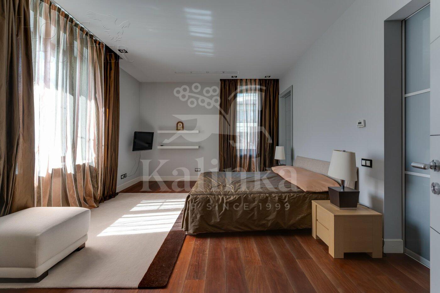 2-этажный коттедж 1 438 м² с отделкой