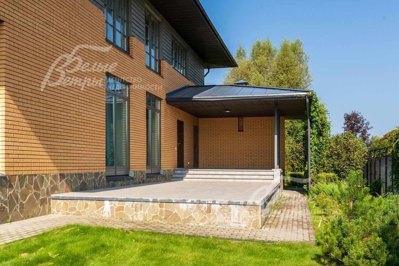 2-этажный коттедж 422.5 м² с отделкой