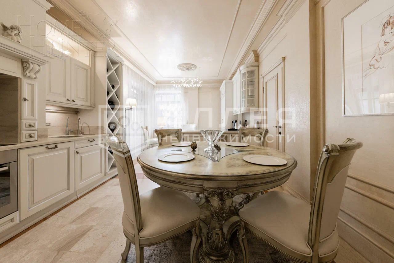 2-этажный коттедж 325 м² с отделкой