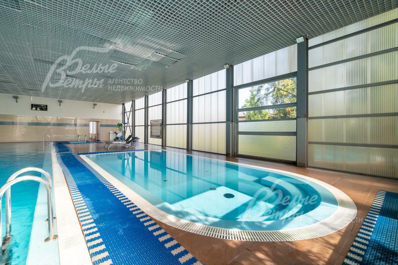 2-этажный коттедж 423 м² с отделкой