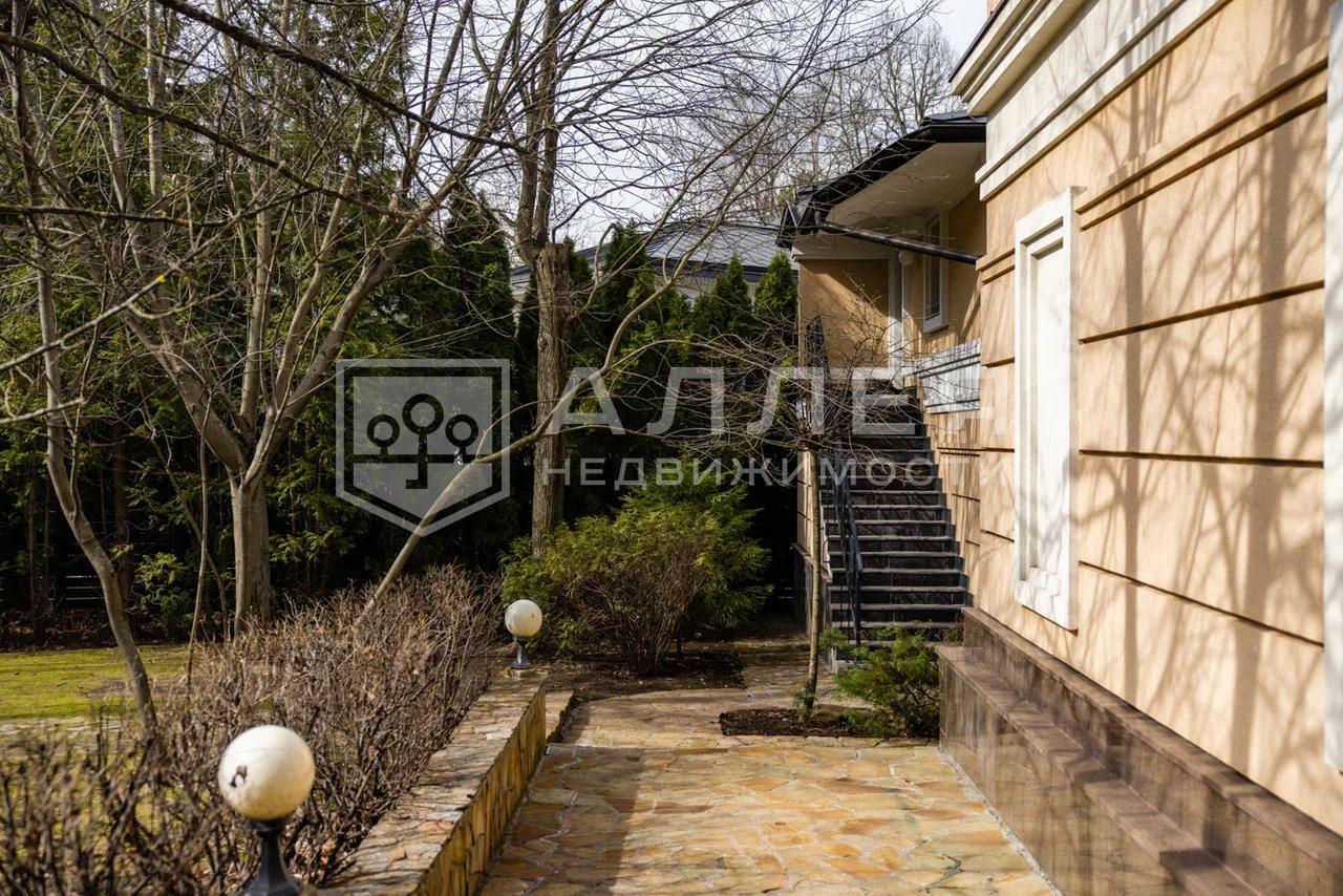 2-этажный коттедж 325 м² с отделкой