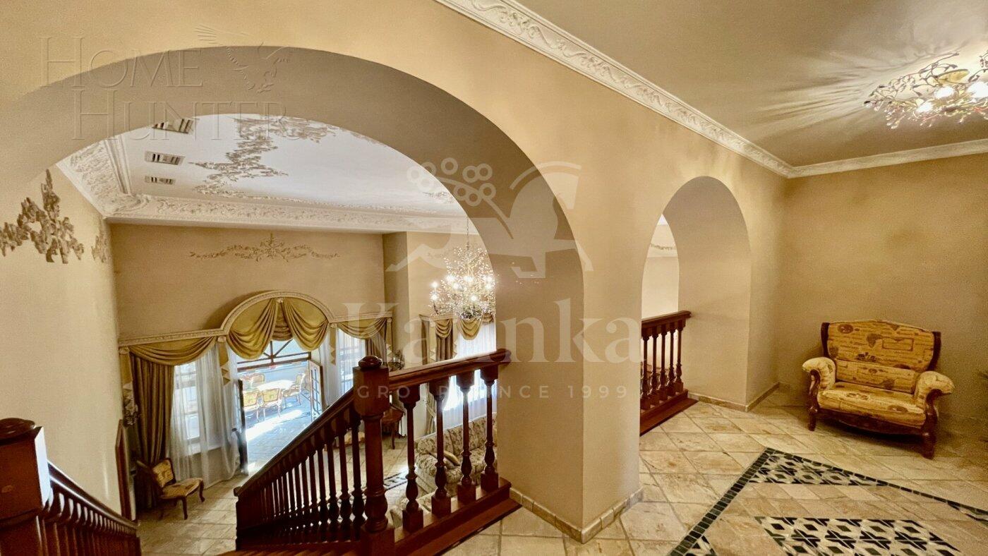 2-этажный коттедж 600.3 м² с отделкой