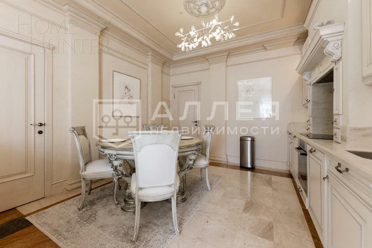 2-этажный коттедж 325 м² с отделкой