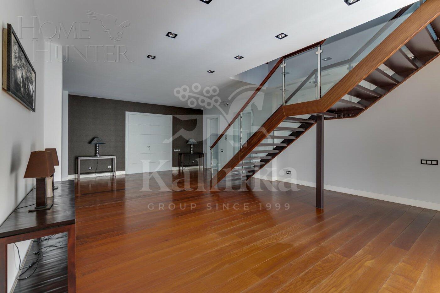 2-этажный коттедж 1 438 м² с отделкой