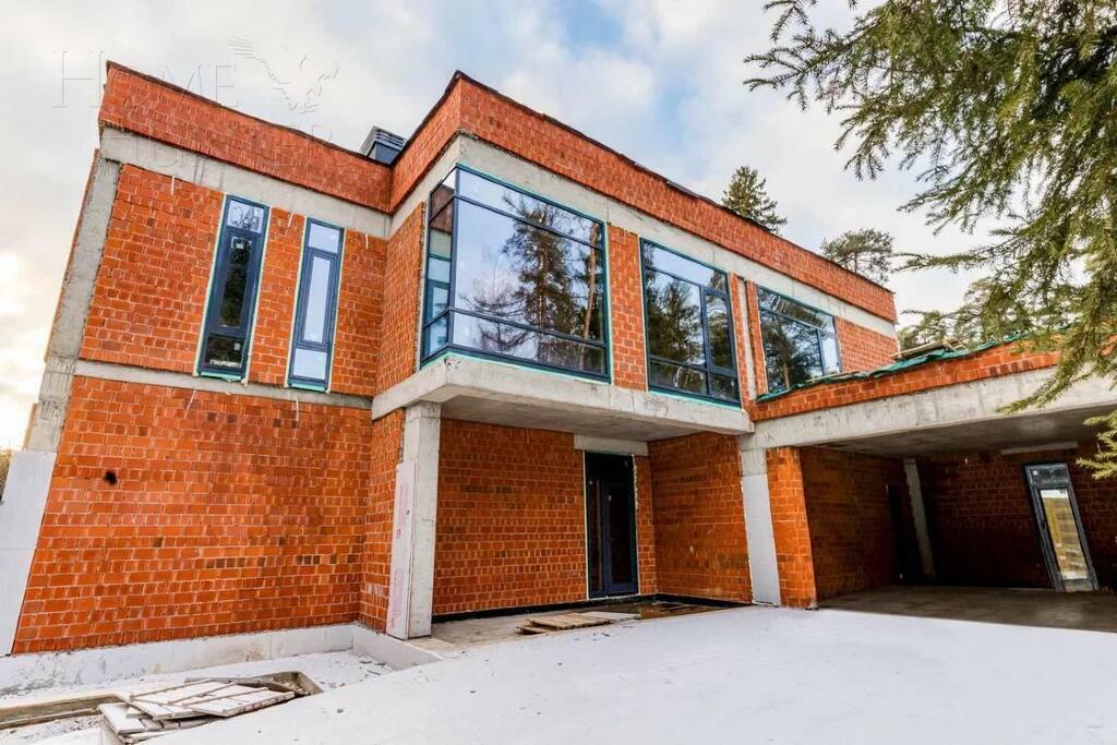 2-этажный коттедж 638 м² без отделки