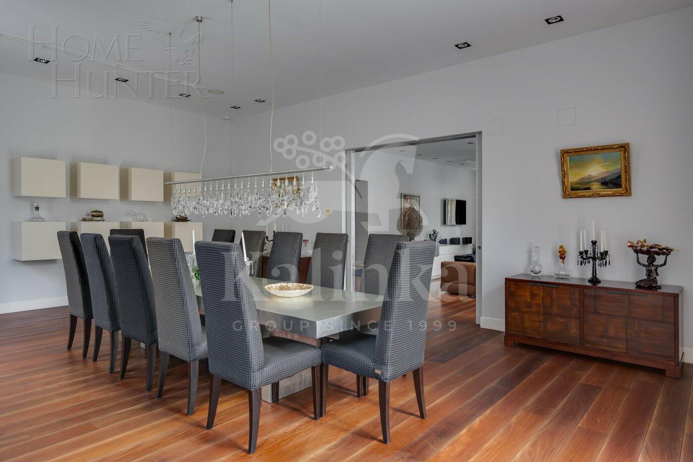 2-этажный коттедж 1 438 м² с отделкой